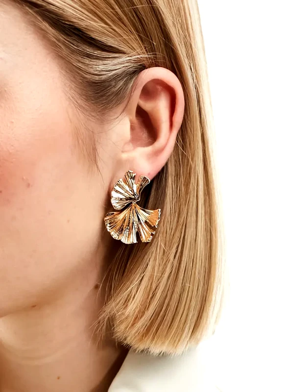 ASOS DESIGN ASOS DESIGN drop earrings with textured leaf design in gold tone