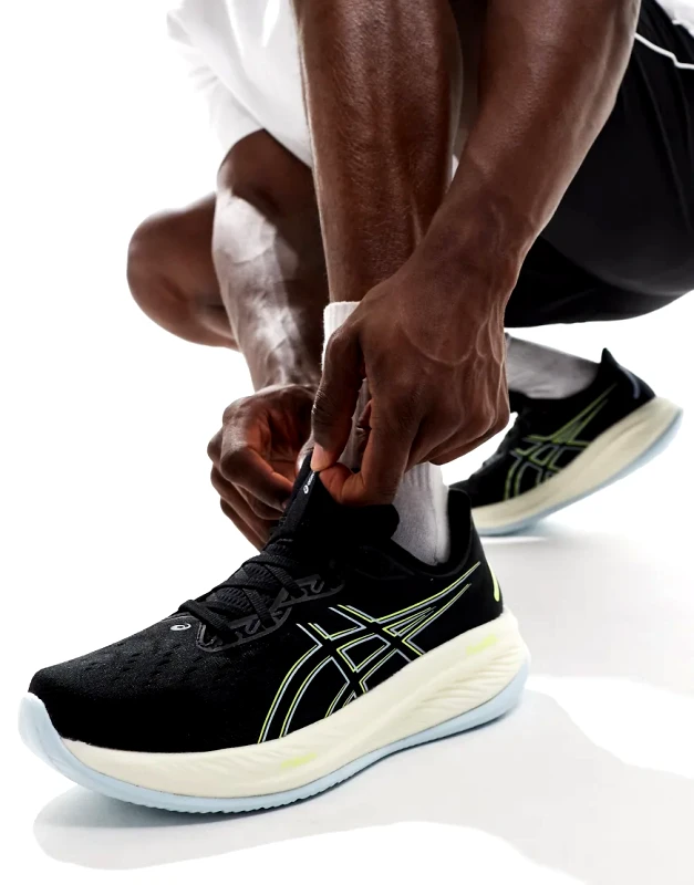 Asics Asics Gel-Cumulus 26 neutral running trainers in black and neon yellow