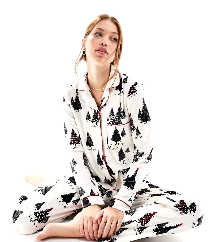 Chelsea Peers Chelsea Peers velour Christmas tree print top and trouser pyjama set in snow white