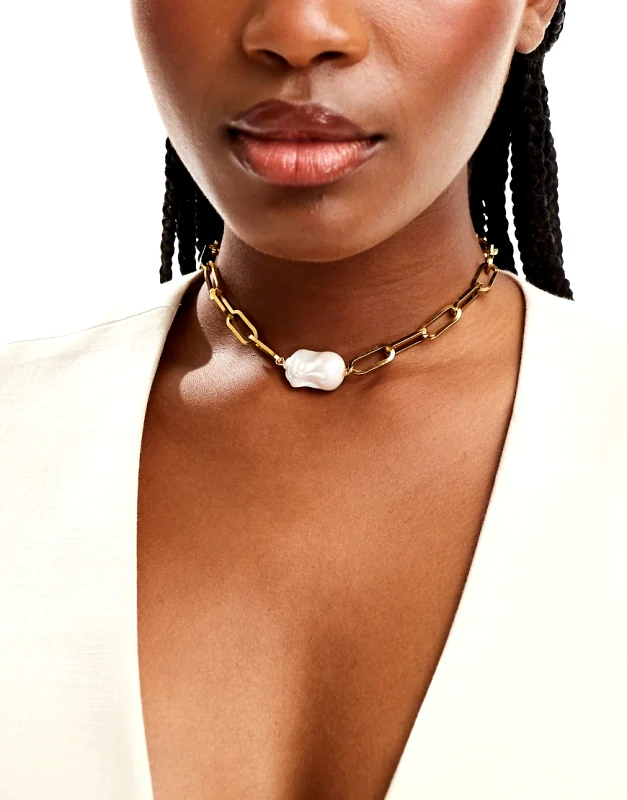 Petit Moments Petit Moments elizabeth pearl and chain waterproof stainless steel necklace in gold