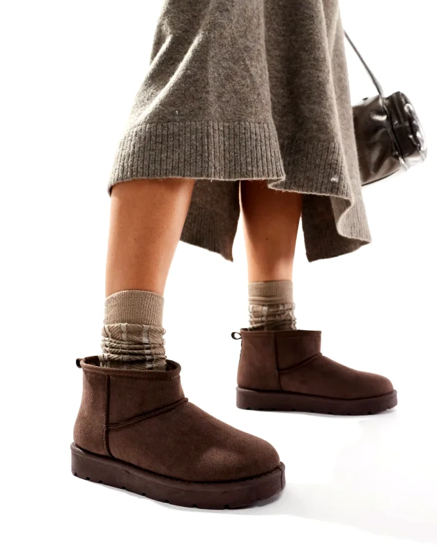 SEQWL SEQWL cosy mini ankle boots in chocolate-Brown