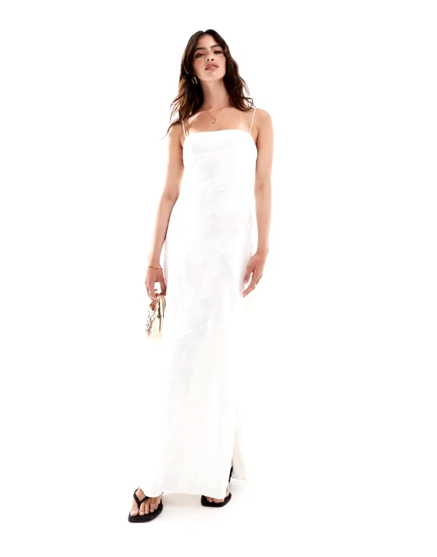 Abercrombie & Fitch Abercrombie & Fitch satin maxi dress with jaquard print in white