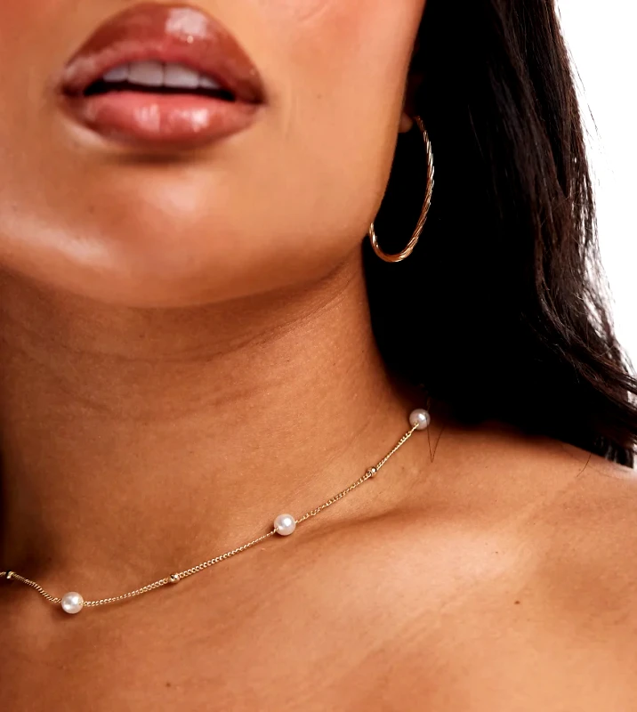 Pieces Plus Pieces Curve pearl and ball necklace in gold