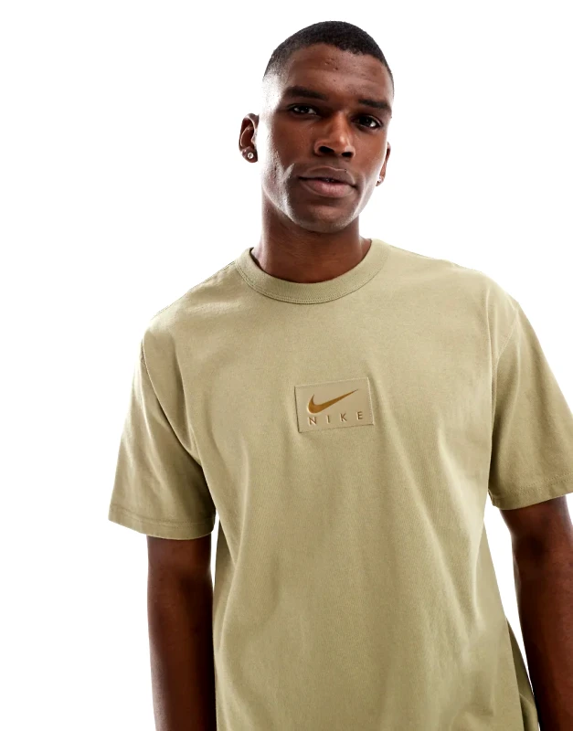 Nike Nike centre patch logo t-shirt in olive-Green