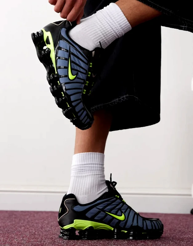 Nike Nike Shox TL unisex trainers in blue black and green