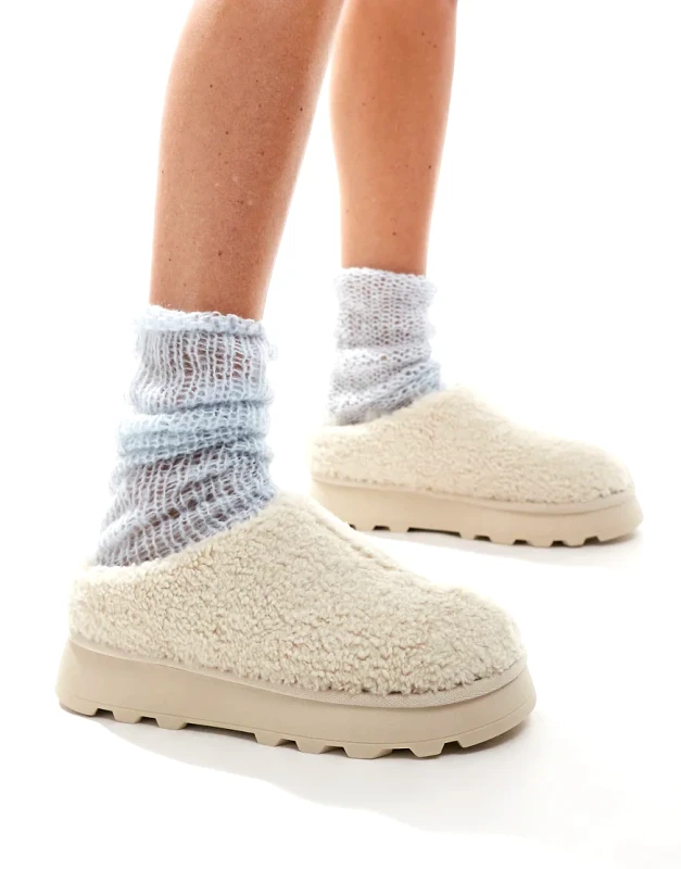 Loungeable Loungeable sheepskin borg slip on chunky mule slippers in cream-White