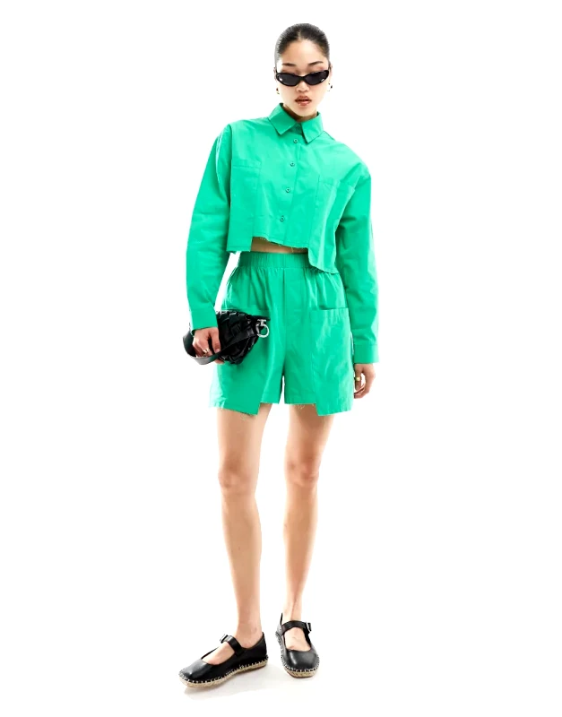 ASOS DESIGN ASOS DESIGN drop pocket short in green