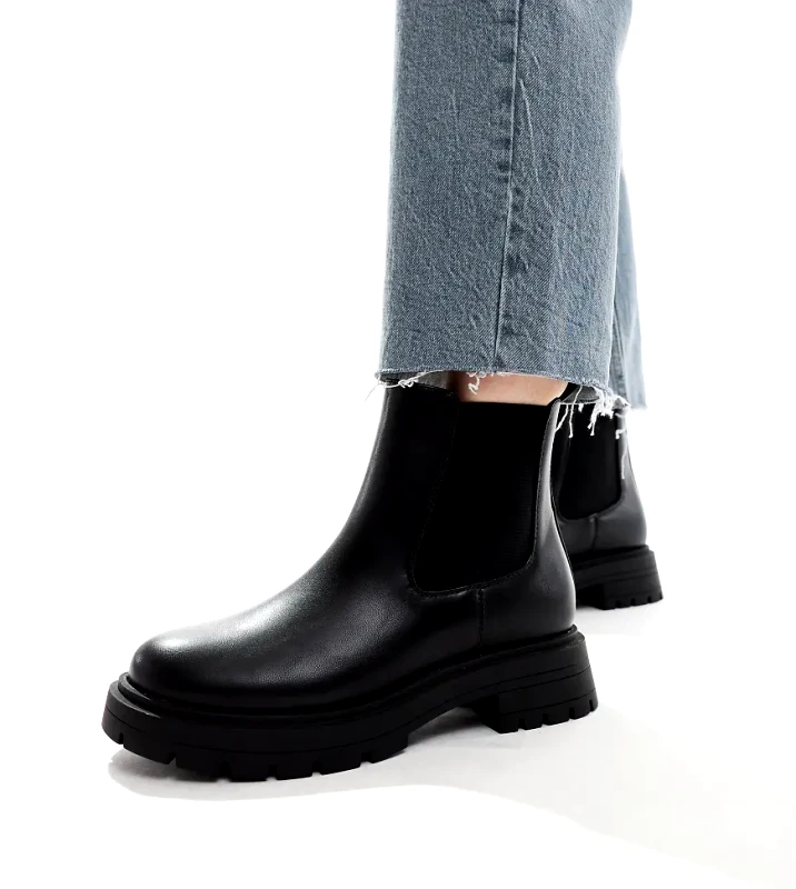 ASOS DESIGN ASOS DESIGN Wide Fit Adjust chunky chelsea boots in black