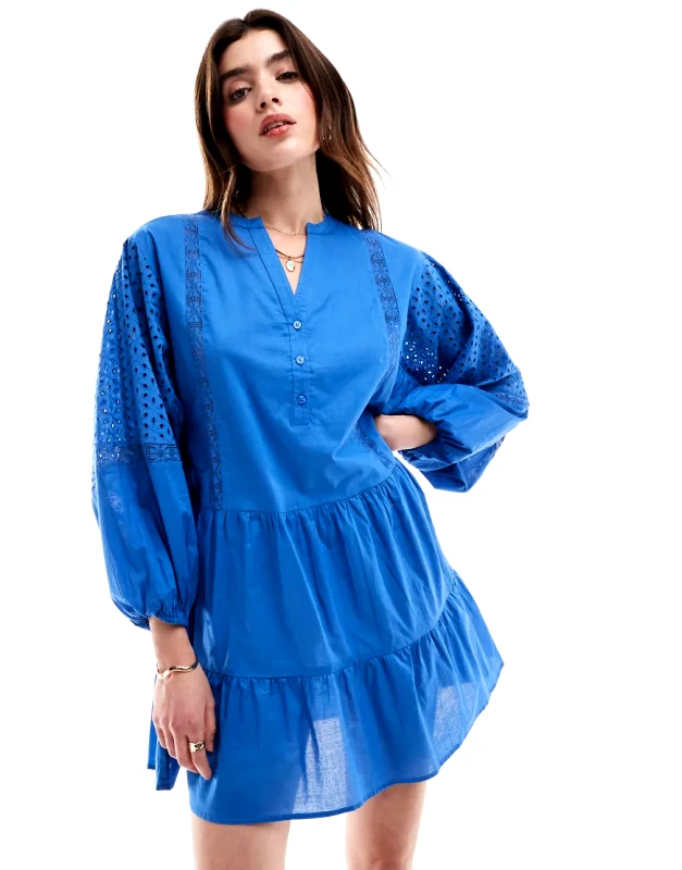 Iisla & Bird Iisla & Bird volume broiderie mini beach summer dress in blue