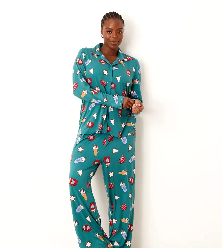 Urban Threads Urban Threads Curve Christmas polylong sleeve revere and trouser pyjama set in hot chocolate print-Multi