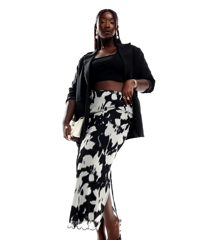 New Look Plus New Look Curve blurred floral mesh midi skirt in black-Brown