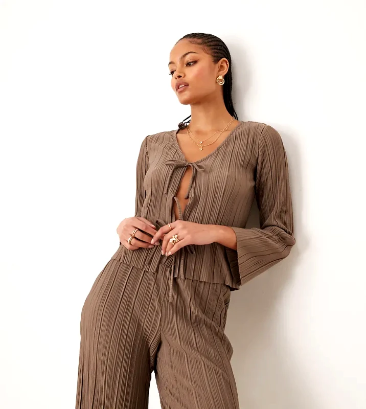 JDY Tall JDY Tall tie front plisse top co-ord in brown