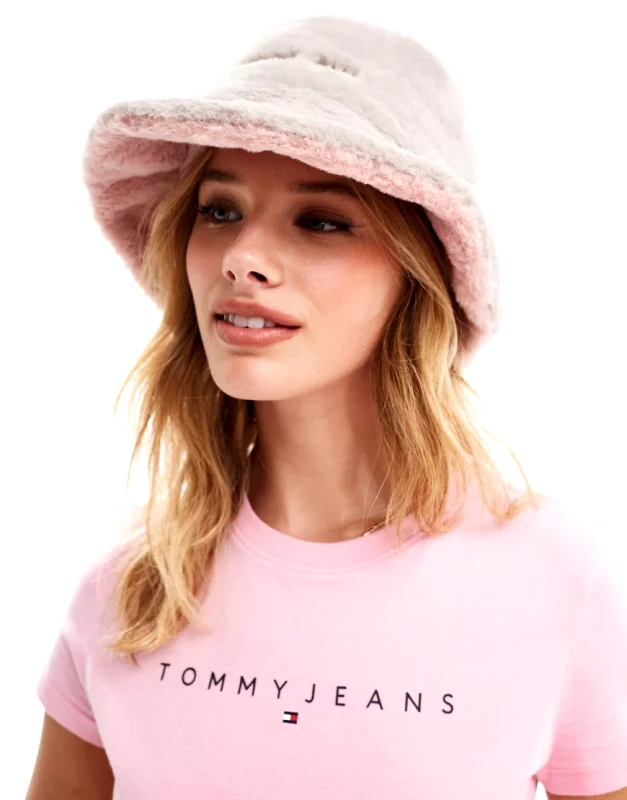 Tommy Jeans Tommy Jeans fur bucket hat in off white