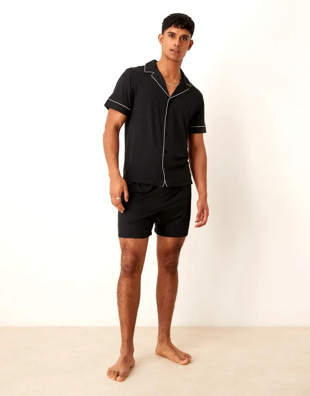 Urban Threads Urban Threads poly short sleeve t shirt and shorts set in black