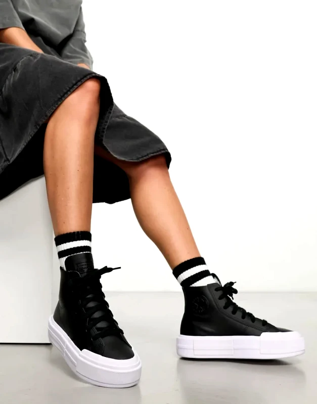 Converse Converse Chuck Taylor All Star Hi Cruise trainers in black and white
