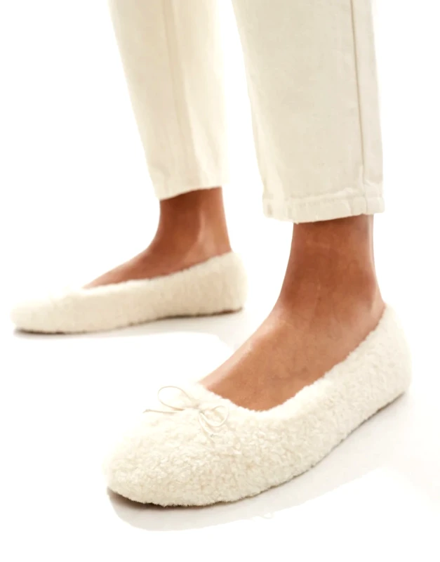 Bershka Bershka shearling ballet pumps in white