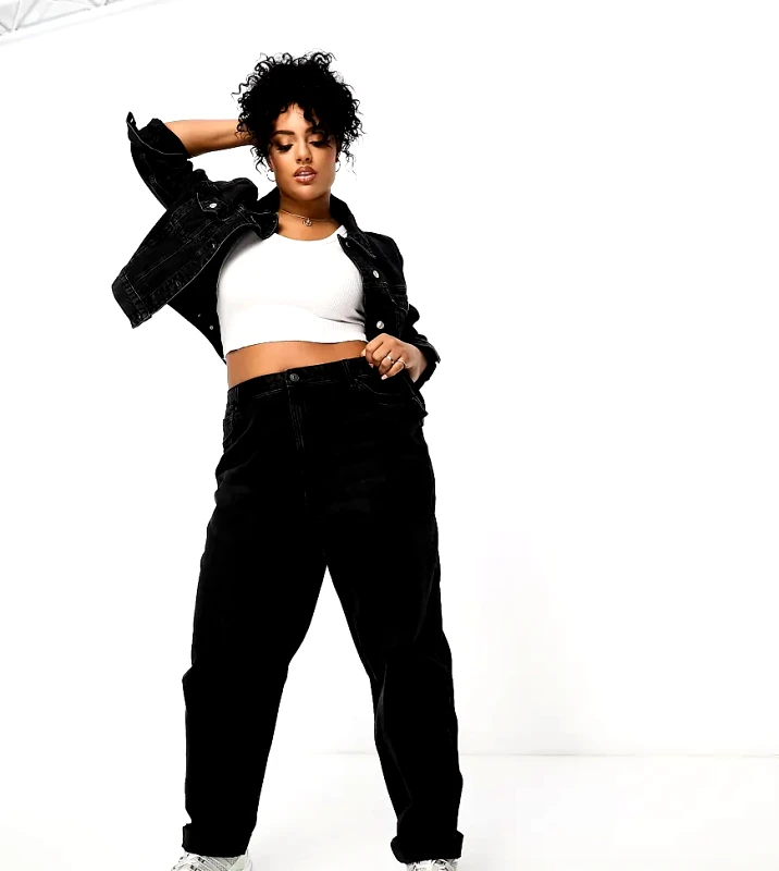 ASOS Curve ASOS DESIGN Curve high rise relaxed mom jeans in black
