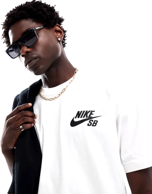 Nike SB Nike SB chest logo t-shirt in white