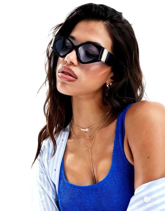 Jeepers Peepers Jeepers Peepers cat eye sunglasses in blue with gold