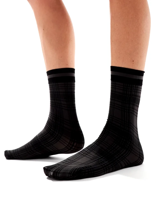Pretty Polly Pretty Polly tartan sheer socks in black
