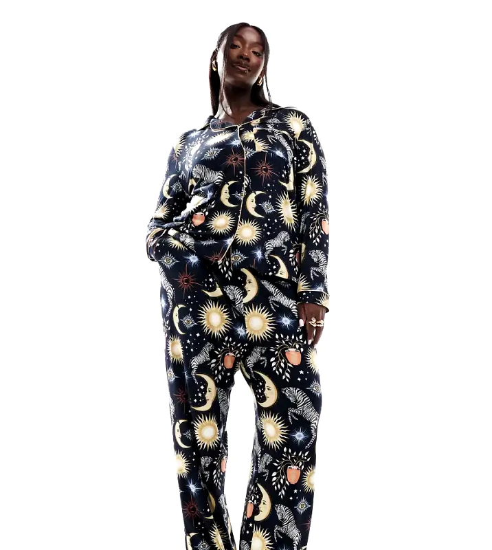 Chelsea Peers Chelsea Peers Exclusive Curve moon and zebra print short sleeve revere and short pyjama set in navy