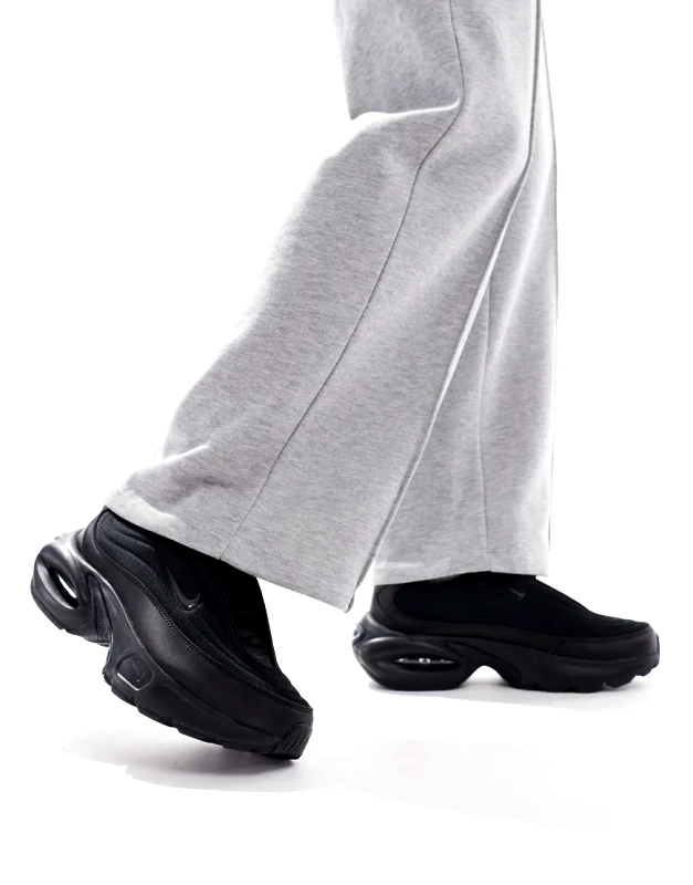 Nike Nike Air Max Portal unisex trainers in black