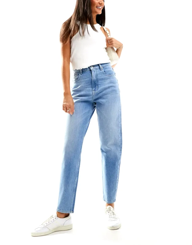 Tommy Jeans Tommy Jeans ultra high mom jeans in light wash-Blue