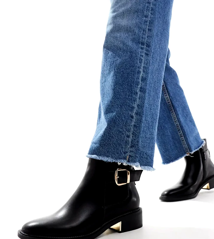 SEQWL Wide Fit SEQWL Wide Fit ankle boots with buckle details in black