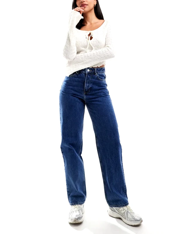 Bershka Bershka comfort fit mom jean in authentic blue