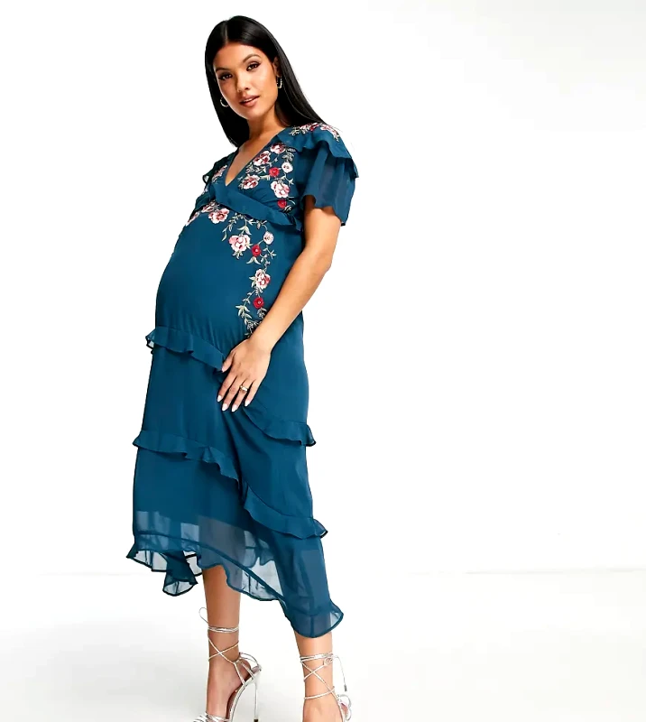 Hope & Ivy Maternity Hope & Ivy Maternity embroidered ruffle midi dress in emerald-Green