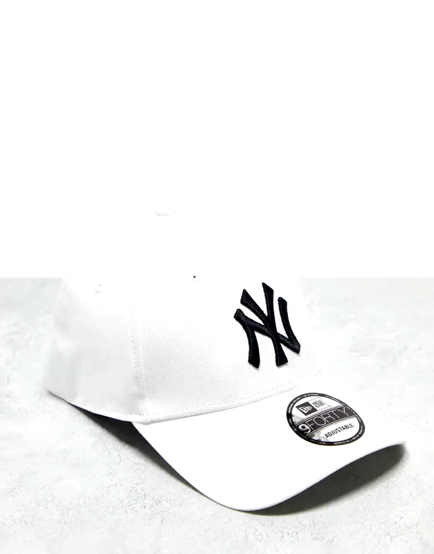 New Era New Era NY Yankees 9forty cap in off white