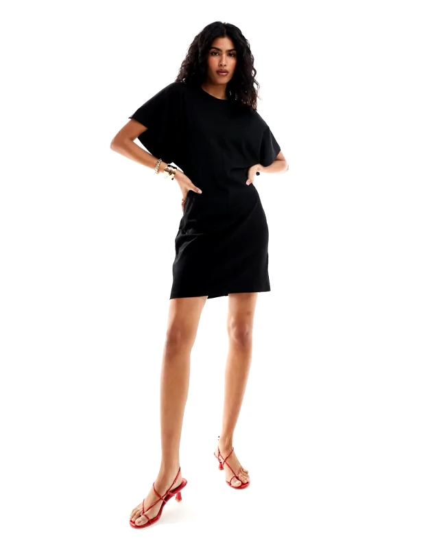 & Other Stories mini jersey t-shirt dress with short kimono sleeves in black φωτογραφία