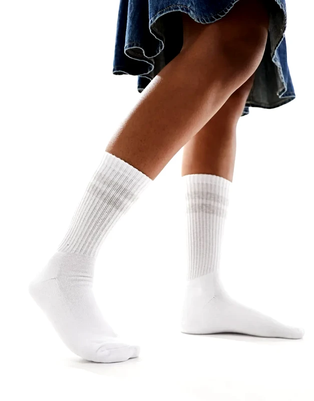 Vero Moda Vero Moda sporty ribbed socks in white and grey