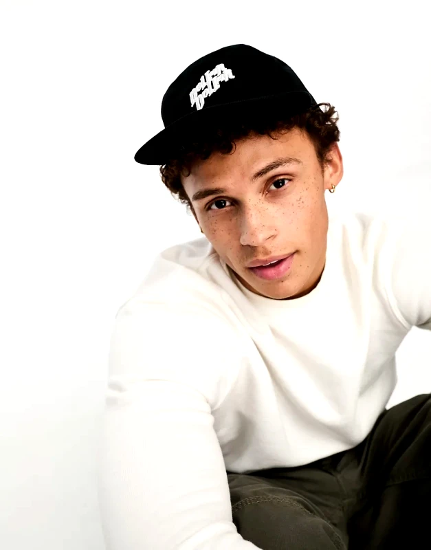 Boardmans Boardmans embroidered slogan cap in black