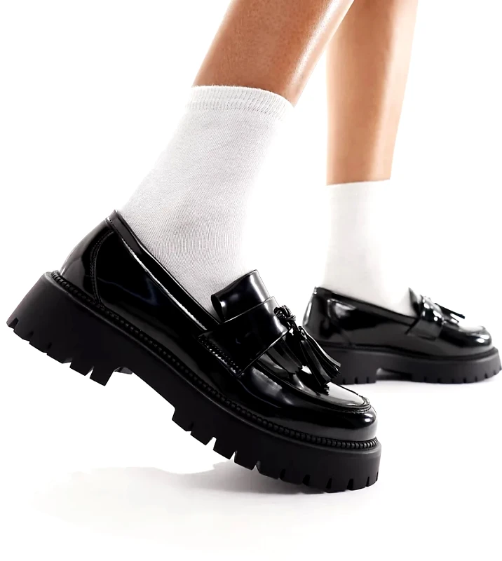 Schuh schuh Wide Fit Lachelle chunky tassel loafer in black patent