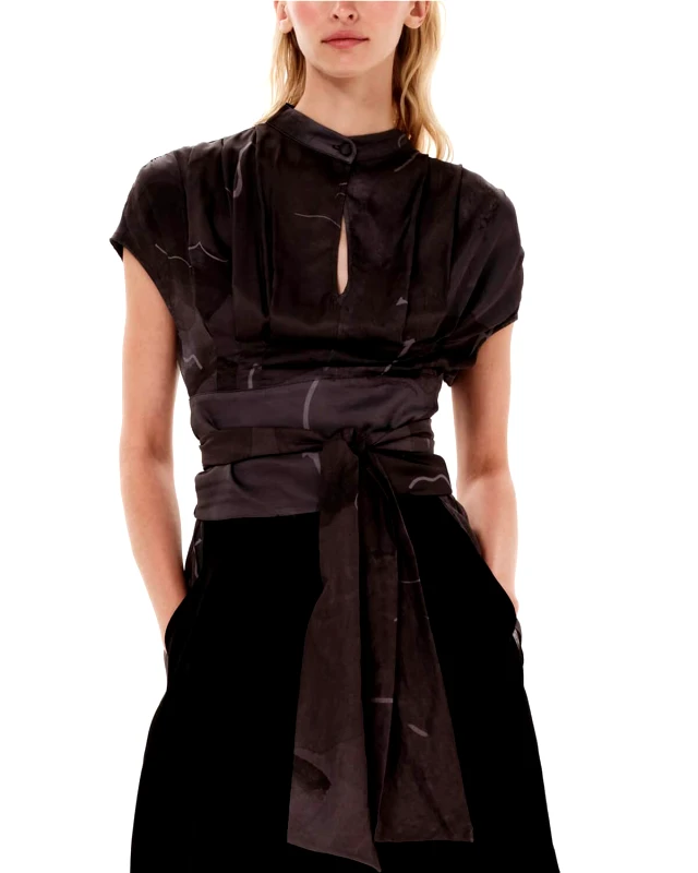 IOANNA KOURBELA Γυναικεία Κοντομάνικη Μπλούζα Ioanna Kourbela - "Abstract Silkiness" Wrap Top With Pleats S24356 13383