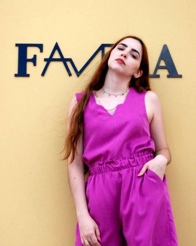 NEW AGE Γυναικεία Αμάνικη Μπλούζα New Age - Domenica