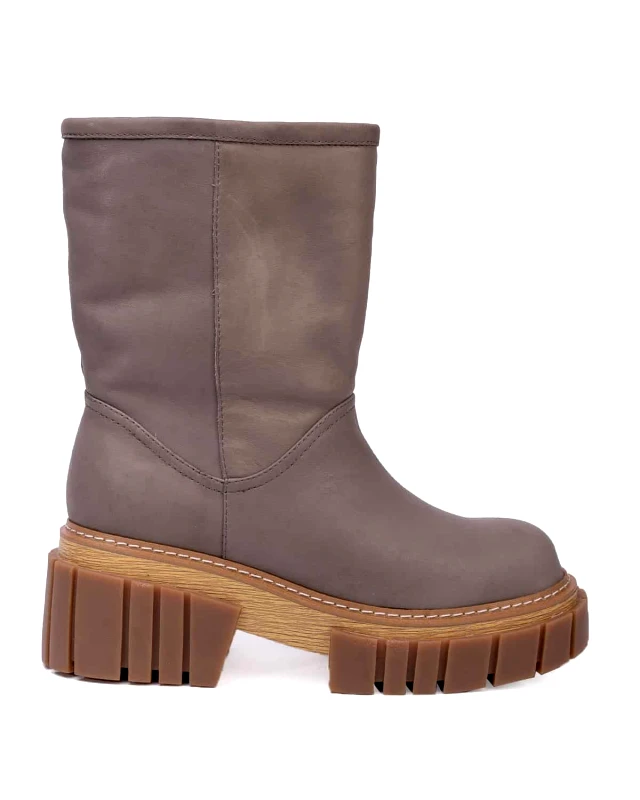 FAVELA Γυναικεία Μποτάκια με Τρακτερωτή Σόλα Favela - Divina