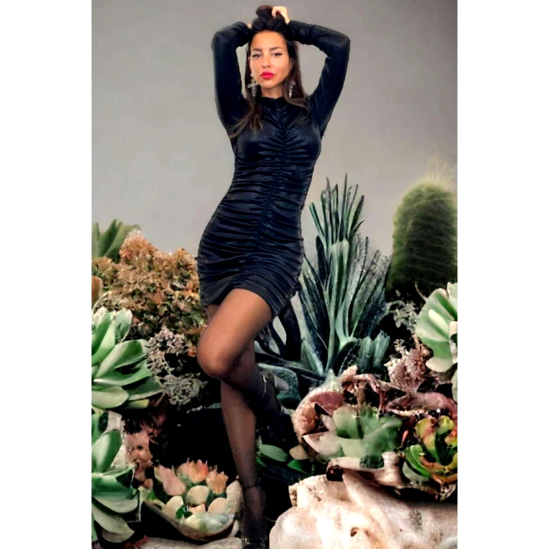 Φόρεμα mini εφαρμοστό