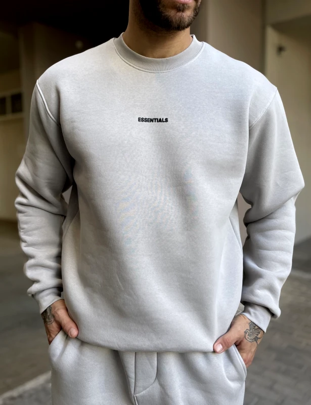 - Ανδρικό γκρι φούτερ με στρογγυλή λαιμόκοψη και λογότυπο στο στήθος ES26004G