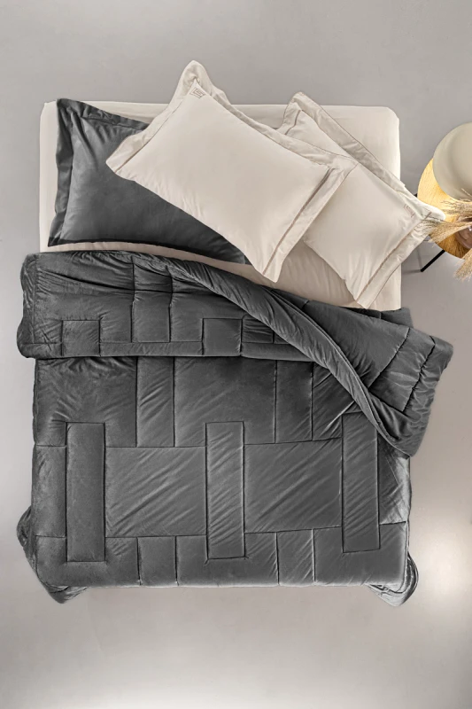 Guy Laroche Πάπλωμα Βελουτέ Υπέρδιπλο 220x240εκ. Scarlett Carbon Guy Laroche (Ύφασμα: Polyester, Μέγεθος: Υπέρδιπλα, Χρώμα: Carbon) - Guy Laroche - 5206480687983