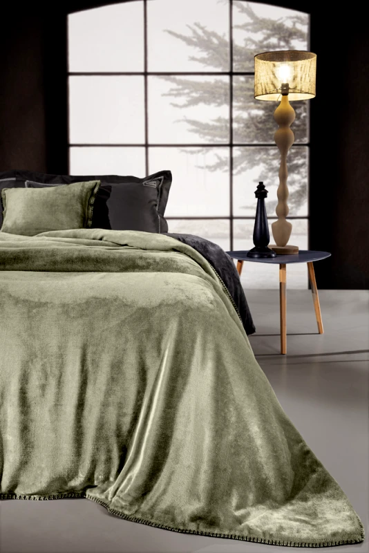 Guy Laroche Κουβέρτα Με Μαξιλαροθήκη Flannel King Velvet Khaki 250x240εκ. Guy Laroche (Υλικό: Flannel 100%, Χρώμα: Χακί, Μέγεθος: King Size) - Guy Laroche - 5206480634642