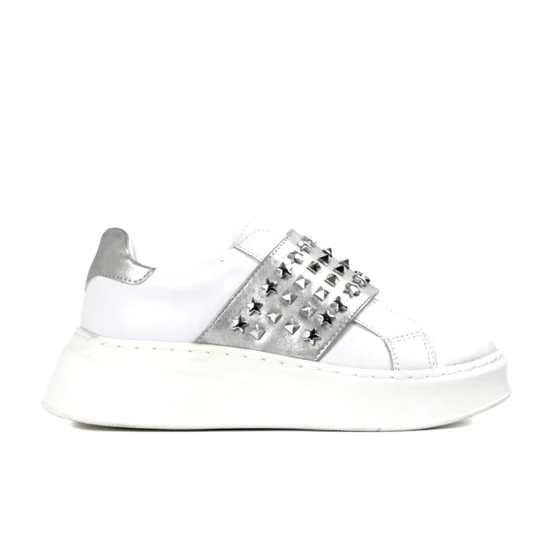 FM Γυναικεία λευκά sneakers με ασημί λεπτομέρεια και λάστιχα AB2301-4