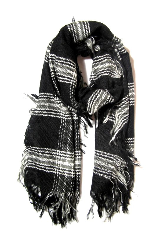Checkered Scarf With Fringes
