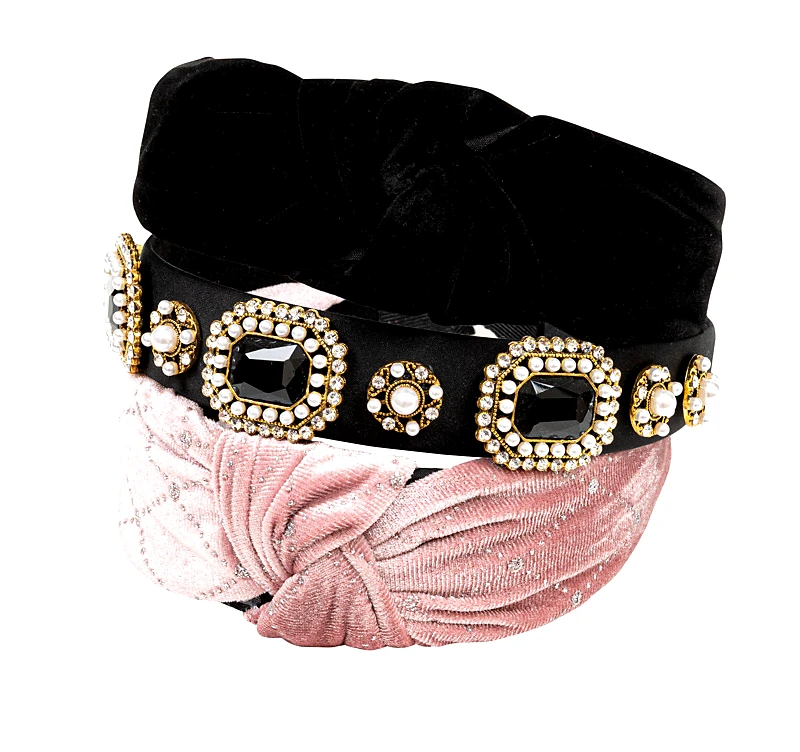 ΣΤΕΚΕΣ - ΣΕΤ 3 ΤΜΧ - ΜΑΥΡΗ ΒΕΛΟΥΔΙΝΗ ΜΕ ΚΟΜΠΟ &amp; ΡΟΖ ΒΕΛΟΥΔΙΝΗ ΜΕ ΑΣΗΜΙ ΜΟΤΙΒΟ &amp; ΜΑΥΡΗ ΣΑΤΕΝ ΜΕ ΚΡΥΣΤΑΛΛΑ ΚΑΙ ΠΕΡΛΕΣ &quot;ALEX KATSAITI X STYLISHIOUS&quot;