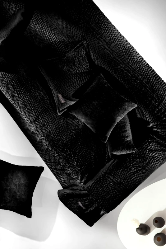 Guy Laroche Γούνινο ριχτάρι CRUSTY BLACK 170X300 & διακοσμητική μαξιλαροθήκη 48X48