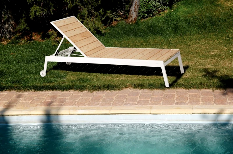 LIANOS Αγαλβάνιστη Μεταλλική Ανακλινόμενη Ξαπλώστρα 5 Θέσεων Με Ξύλο Πεύκο