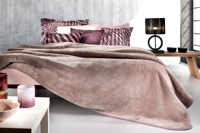 Guy Laroche Βελουτέ κουβέρτα SMOOTH VISON 240X260