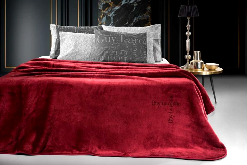 Guy Laroche Βελουτέ Κουβέρτα Logo Burgundy 160x220