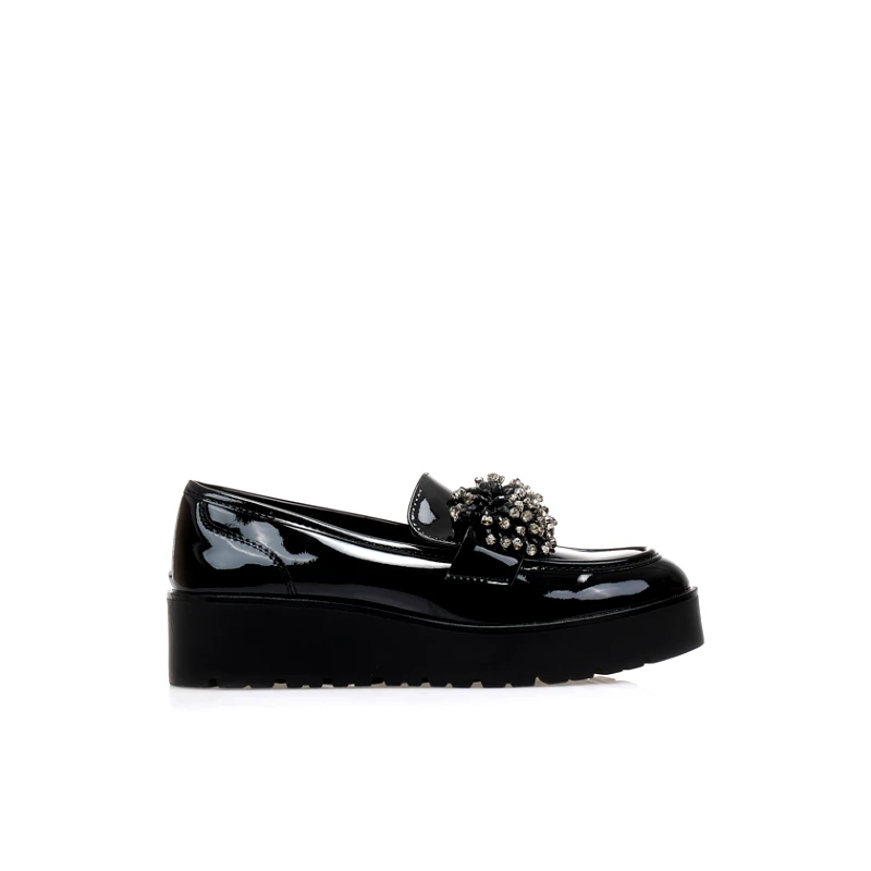 Tsoukalas Oxfords μαύρα λουστρίνι με ιδιαίτερη αγκράφα από στρας ΜΑΥΡΟ